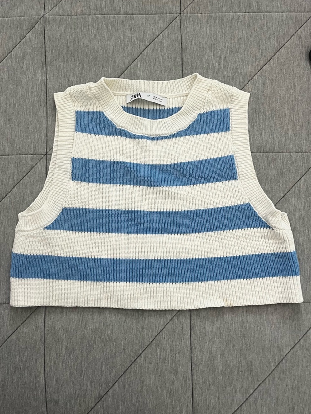 Zara White and Light Blue Striped Knit Cropped Sweater Tank